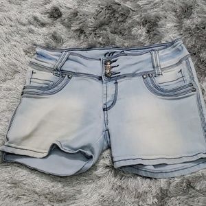 Woman short jean
